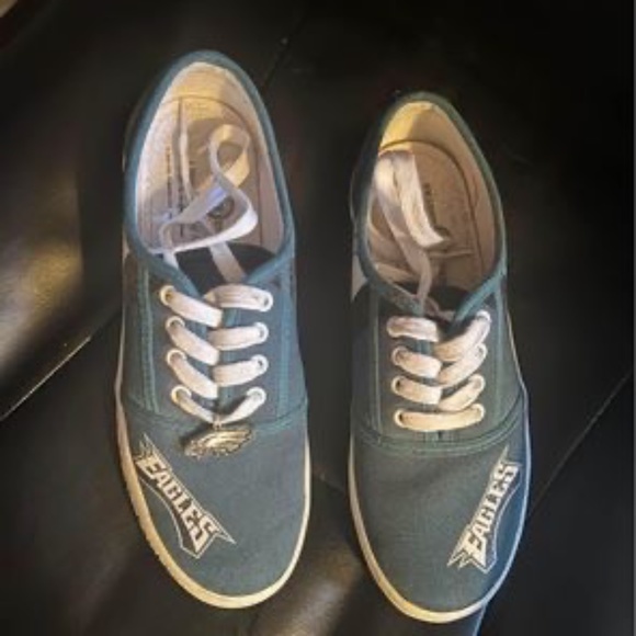 Bradford Exchange Eagles shoes - Picture 2 of 3